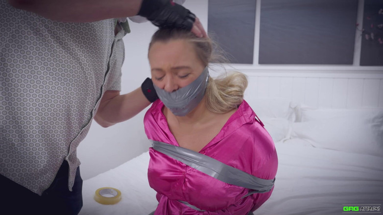 Gag Attack: Beth - sekreter terfi istiyor