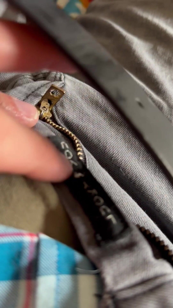 Army Specialist: Army Solider wichst in Civies - eine schöne jeans! Schießt eine...