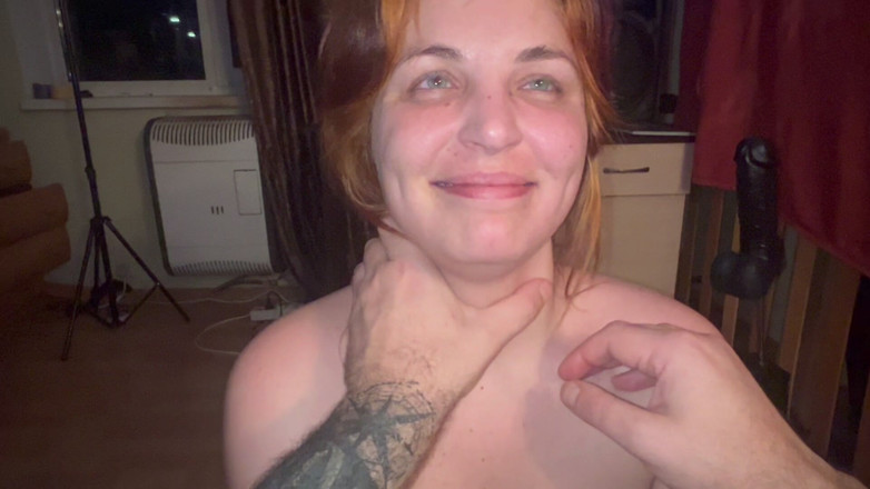 Elena917: Gifles et coups de poing en POV