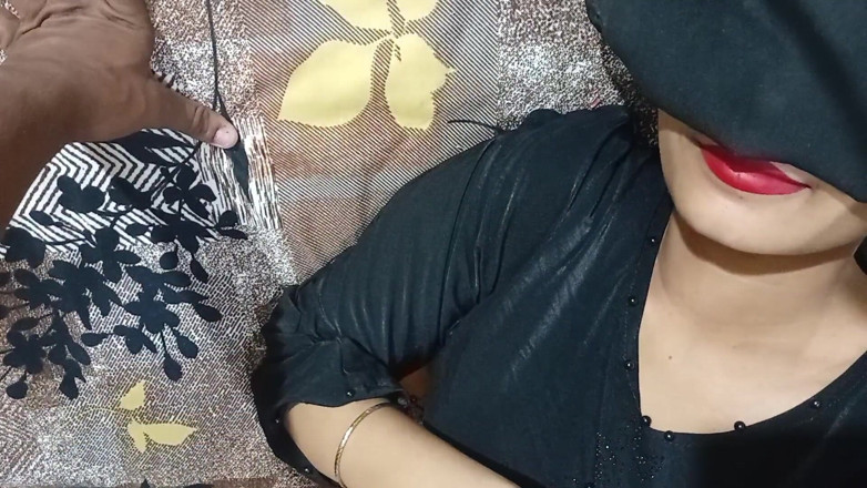 Dearshivani: 무슬림 소녀와 립 키스