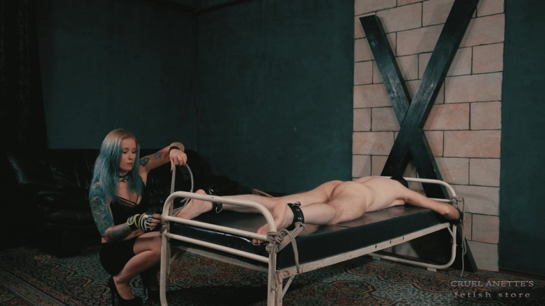 Cruel Anettes fetish world: Tvrdý výprask od Anette