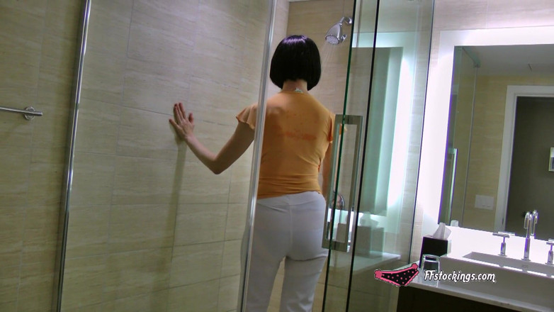 Stocking Videos: Kejutan strap-on yang cepat, longgar dan basah - kejutan strap-on nakal...