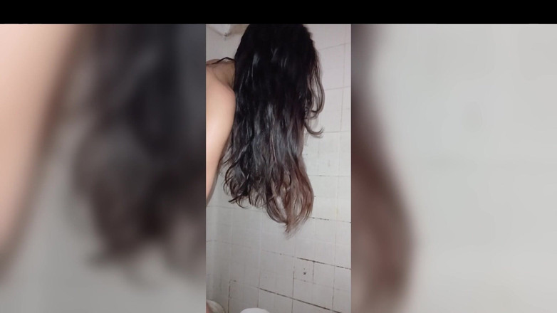 HomemadeTeenhot18: Video Remaja18+ di bilik air