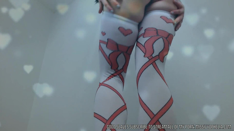 Miss Ivy Ophelia: Lemah dan memek