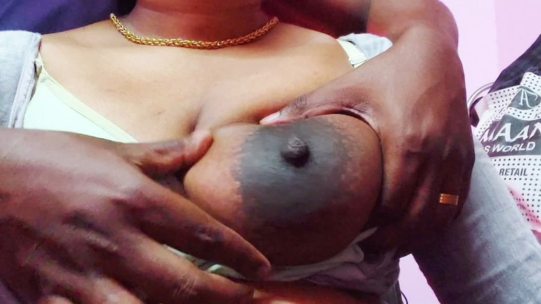 Desi Mohini: La sorellastra super sexy trascorre una notte con il fratellastro