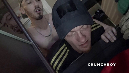 CREAMPIE SESSION IN JOCKSTRAP: Futută fără prezervativ în Jockstrpa de un băiat heterosexual
