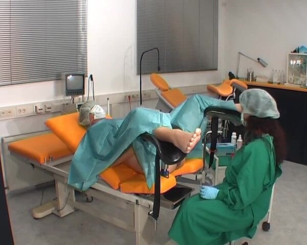 Rubber & Clinic Studio - 1ATOYS: Sestřička v zeleném oblečení