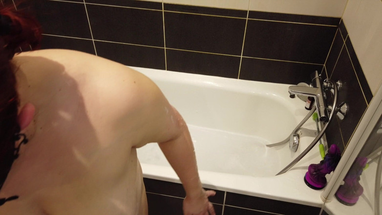 mariaespino: Rien que pour vous la vidéo dans mon bain en...
