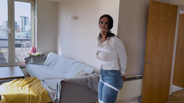 Latina Fetish: लैटिना में: जिज्ञासु सौतेली मम्मी, हावी सौतेला बेटा (4k)