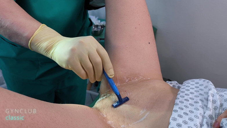 Medical fetish studio gynclub: Gyno桌子上的剃光