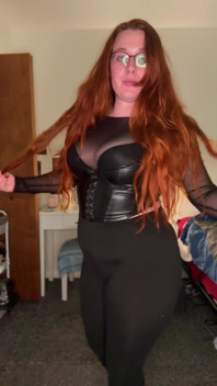 Belle-mère gothique sexy à Halloween