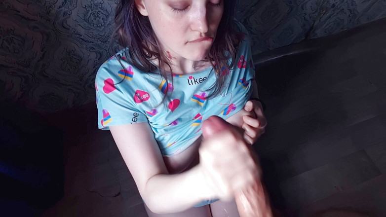 Vaisiti7: Stepsister sugade sin styvbrors kuk i hemlighet från sina föräldrar