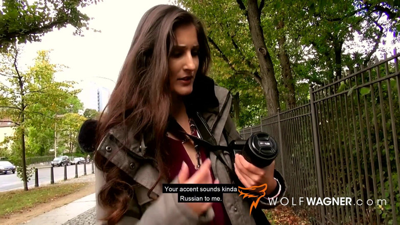 Wolf Wagner Com: Yaramaz, ince genç Coco Kiss için fotoğraf çekimi sikiş!
