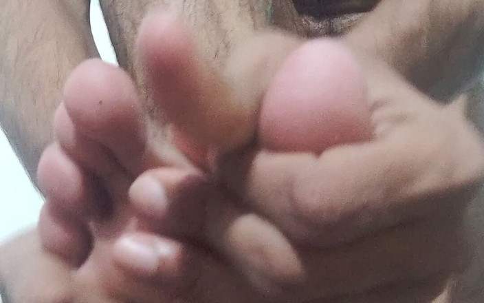 Stepsonmikey: सौतेले बेटे Mikey body और पैरों पर बॉडी लोशन लगाना पूर्ण नग्न और पतला सुंदर प्यारा कुंवारा लड़का