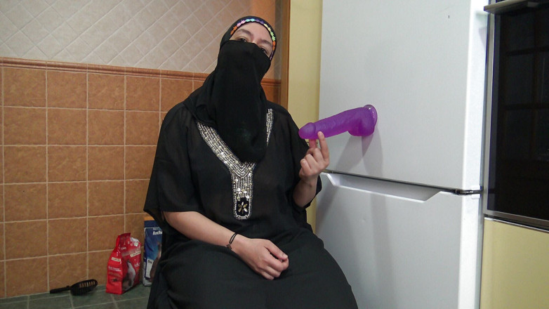 Souzan Halabi: La moglie araba divorziata adora i cazzi grossi