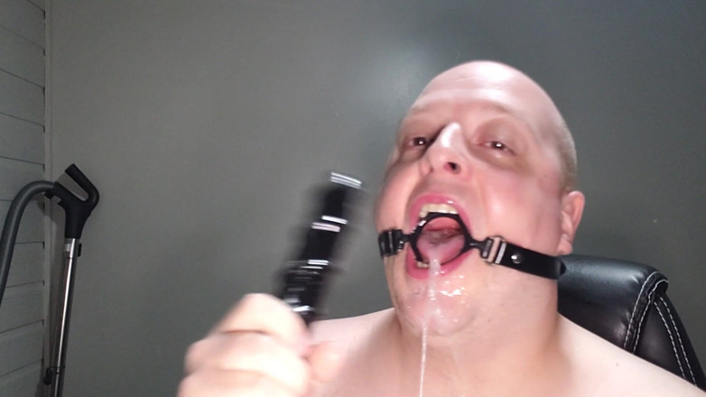 Charlieboy69: Garganta profunda de 18 polegadas com anel de engasgo na boca
