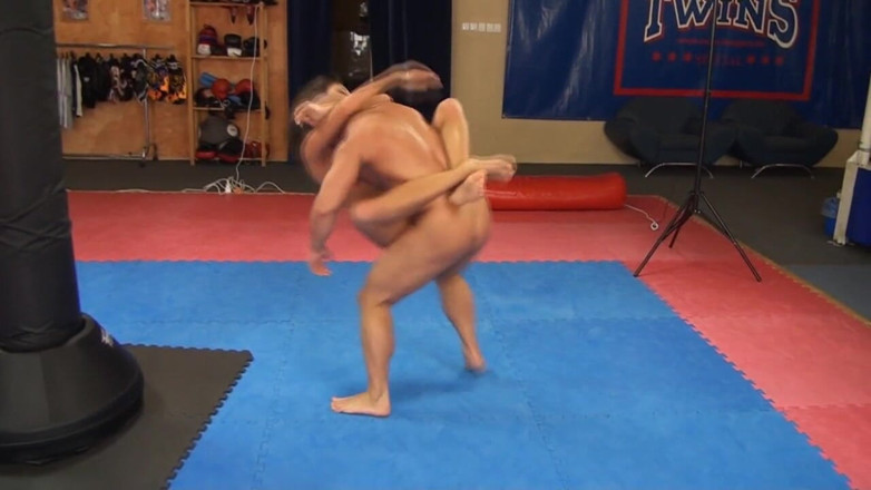 European Erotic Mixed Wrestling Club: Sei la mia ragazza che voglio punire