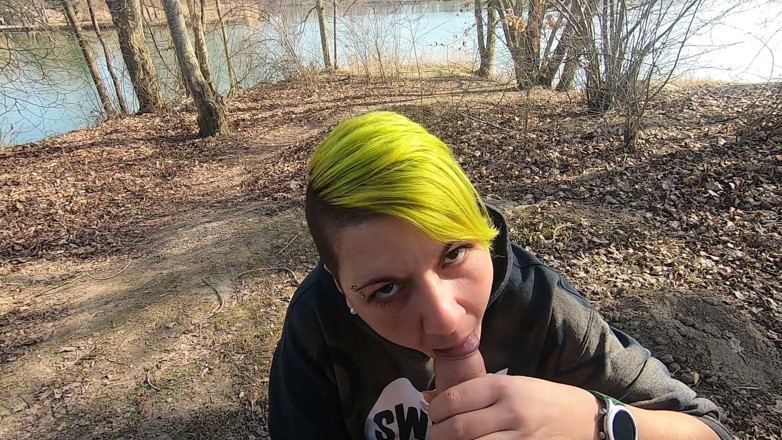 bekycarril: Mamada al aire libre en los lagos con semen en...