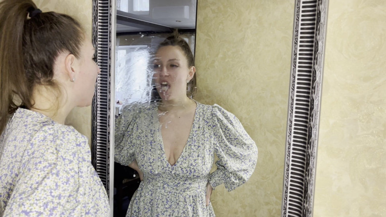 Hottie goddess: Dağınık tükürük ve camda mukus oyunu