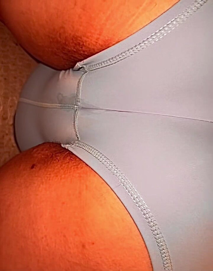 Mr Cameltoe Lover: 내 자지를 문지르는 핫한 요가 반바지의 오지는 카멜토