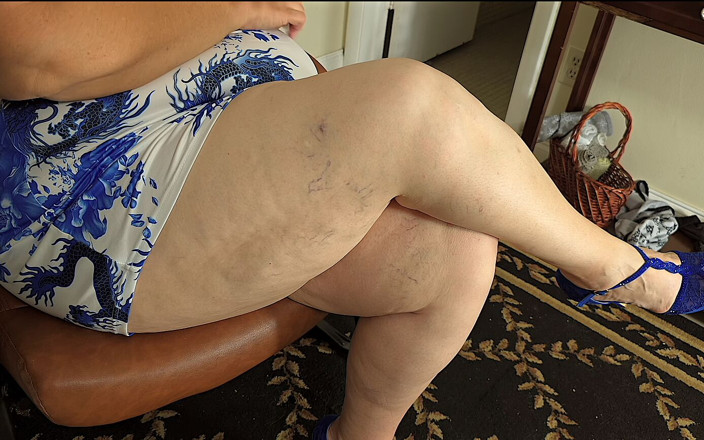 Jamdown26 Big Fat Ass BBW SSBBW Porn: Bintang porno media sosial populer ini hampir kepergok dientot gaya...