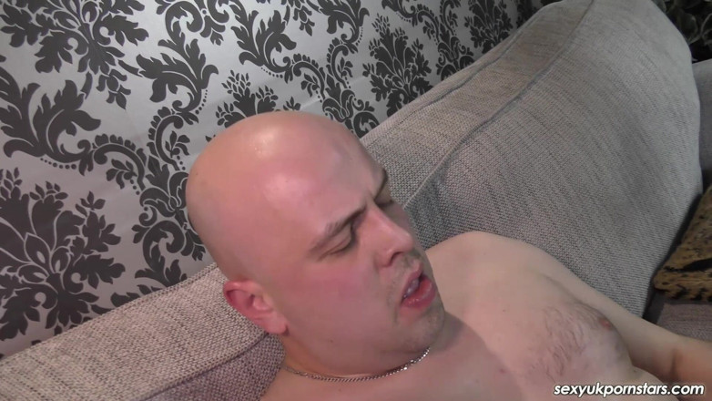 UkXXXpass: Bar-meet, fick und creampie für victoria