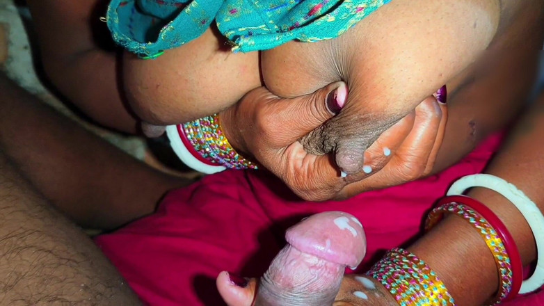 Sumang studio: Village indien desi suman bhabhi ne bhaiya ke lund pe...