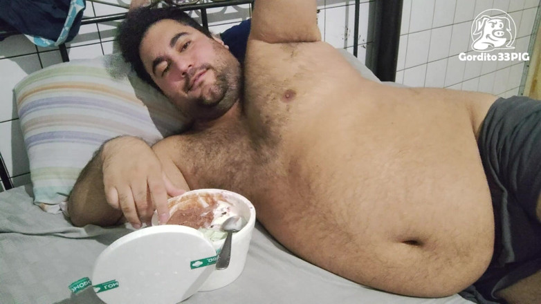 Gordito33PIG: 脂肪、冰淇淋和精液