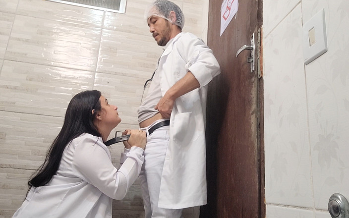 Jennyferpimenta: Doktor ve hemşire vardiyaları sırasında hastane banyosunda direnemiyor ve seks...