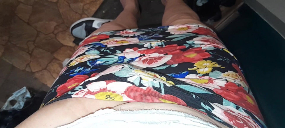Lesbian-illusion: Aku ngintip adik tiriku di kamar mandi dan ngocok kontolnya