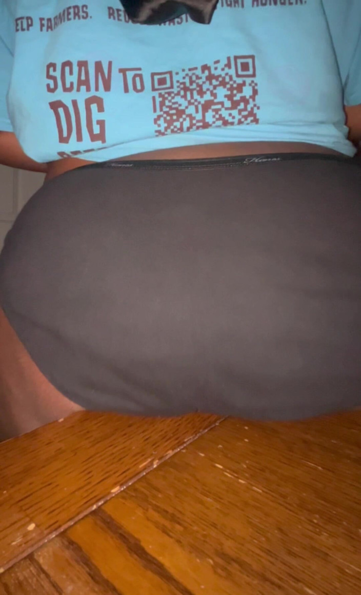 Anye Meshell: Seksi külotla sikişiyor bölüm 1!