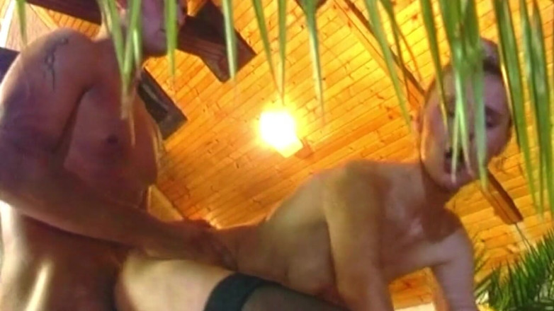 Deutsche Amateur Pornos: Das behaarte loch der reifen blondine wurde weit gedehnt, in...