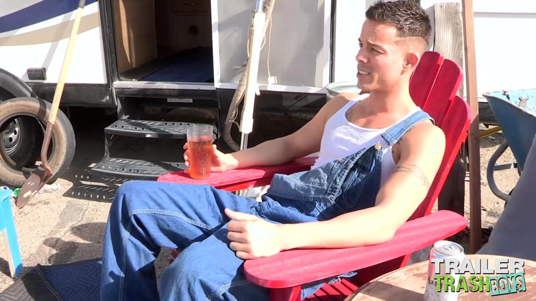 Trailer Trash Boys: TRAILERTRASHBOYS - hřebec Devin Franco bez sedla Nic Sahara