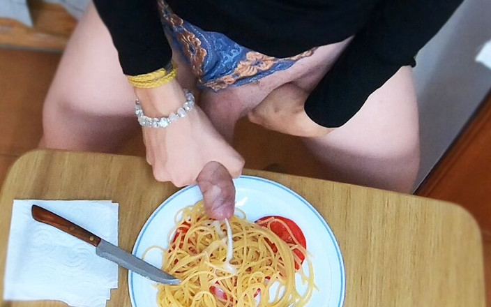 Ane Get Horny: Asqueroso pis y semen en espagueti comiendo