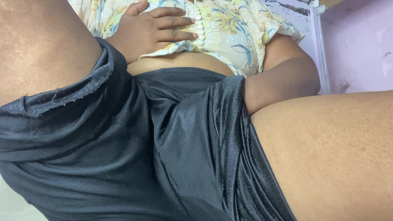 Angoori: Une fille tamoule se doigte les seins