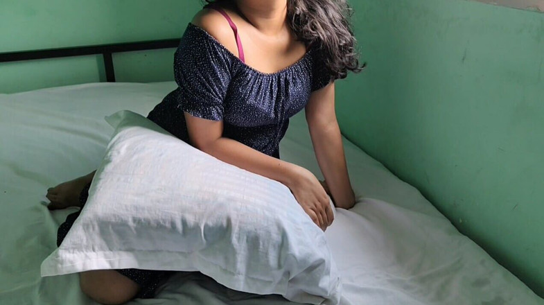 Mili bhabi: 18+ Adik tiri desi seksi menikmati kote hitam besar abangnya...