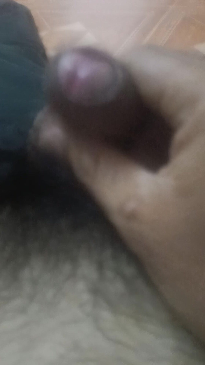 My big penis: Mężczyzna masturbuje się
