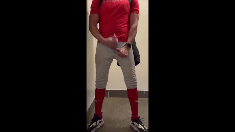 JockDad87: Baseball Dilf Jockdad87 Laisse Son En Vitesse