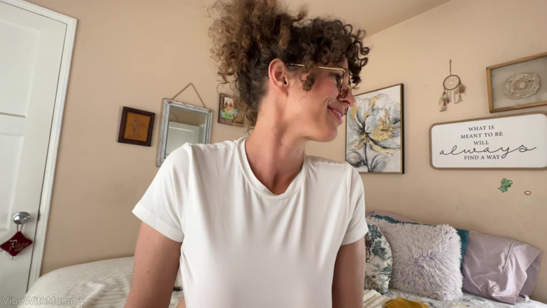 VibeWithMommy: Belle-mère, application étudiante clown