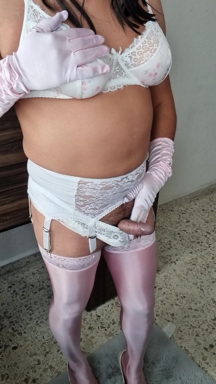 My panties: Я чувствую себя сексуально в одном из моих цветочных комплектов белья и сексуальных туфлях на каблуках