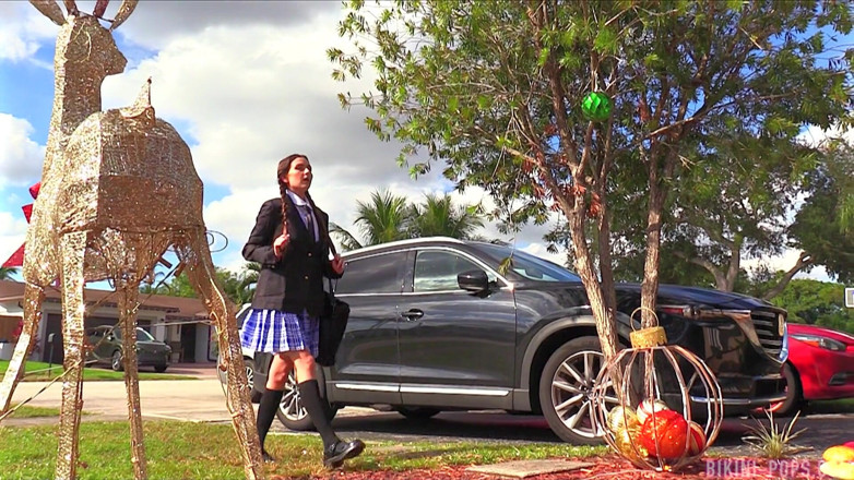 BIKINI-POPS: Magna Sborra Laude Film Completo