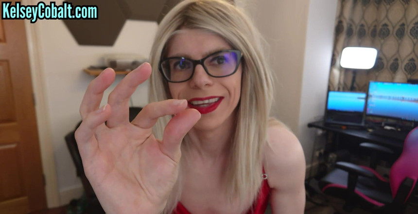 KelseyCobalt: Sborra senza mani con un vestito rosso.