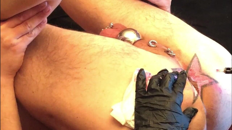 Dominatrix Frida: Trou du cul, tatouage d'une star