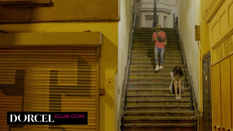 Dorcel Club: Max, pris entre deux tentations