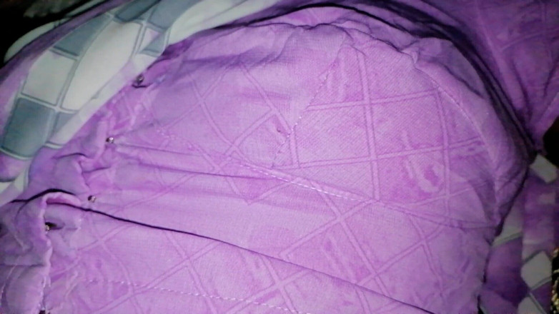 Sweety In Bed: Une Indienne magnifique se fait baiser la chatte avec une...