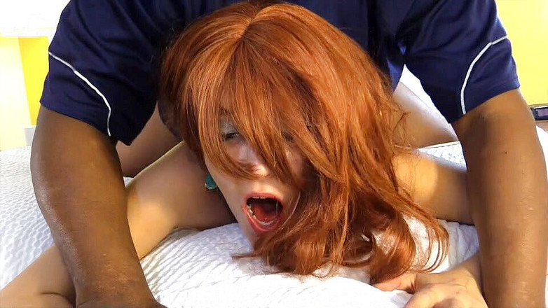 Real Amateur Sluts: Follando en el dormitorio de Lizzy