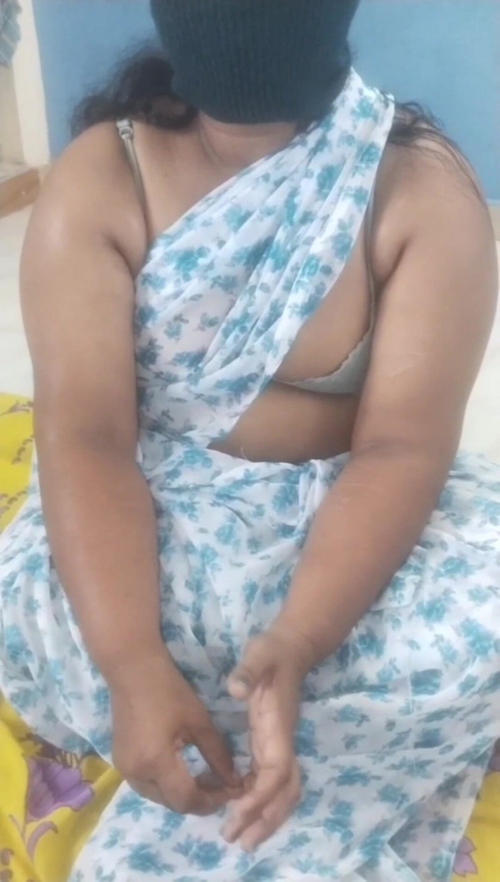 Tamil lesbian: Горячий разговорный секс