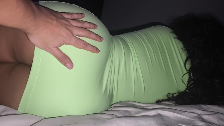 SENSESEX: La matrigna in un vestito corto seduce il figliastro e...