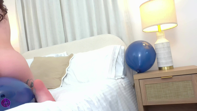 Nicky Rebel: Mamando globos para el día de cumpleaños de padrastro