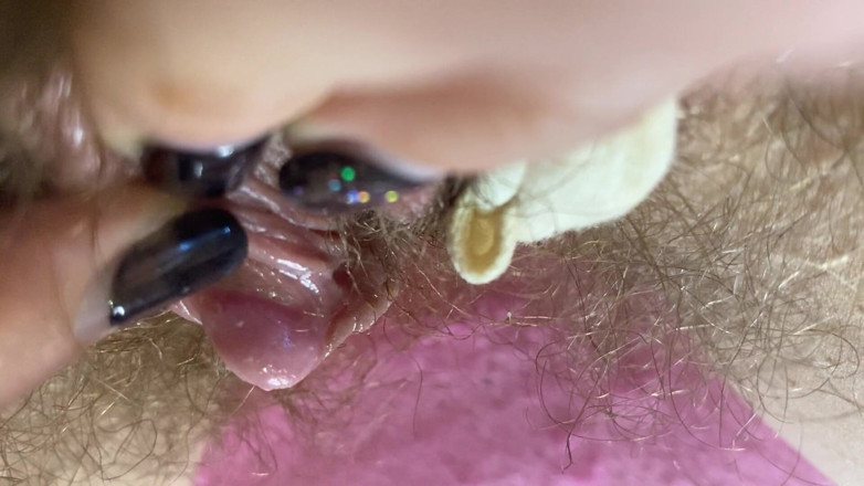 Cuteblonde666: Extreme close-up masturbatie harig poesje grote clit wrijven
